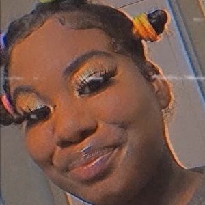 Meet your Posher, Janise